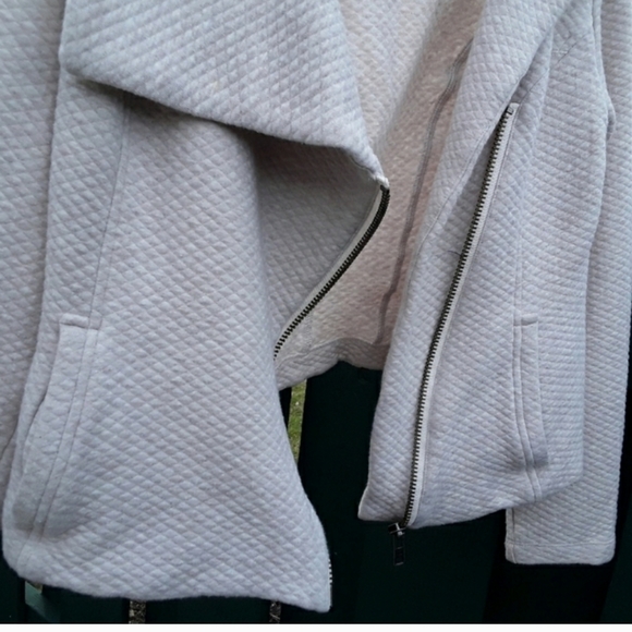 Cabi Ryder Asymmetrical Zip Quilted Moto Jacket - Picture 8 of 13